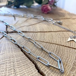 Chaîne argentée martelée à personnaliser